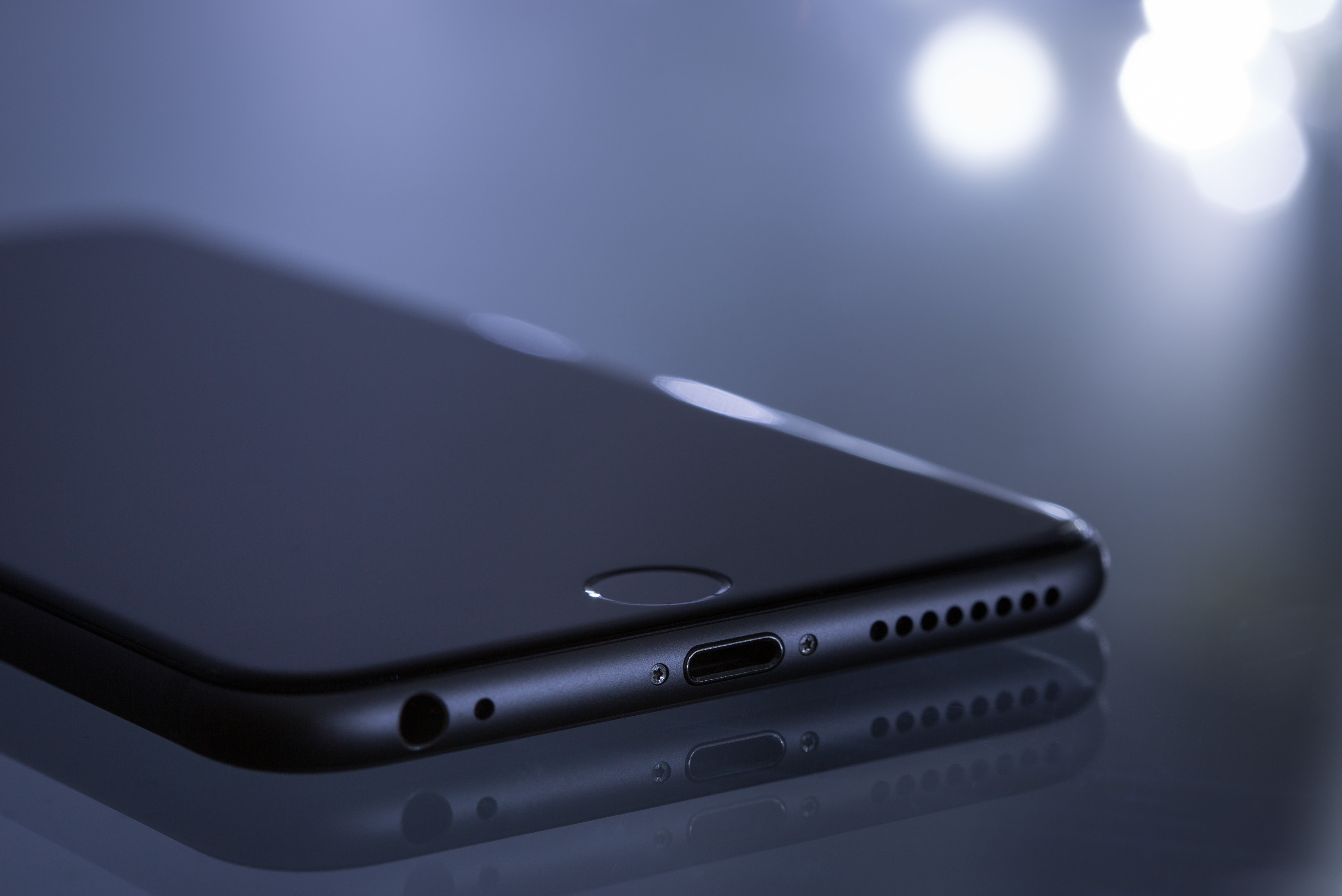 images/news/2019/apple-close-up-electronics
